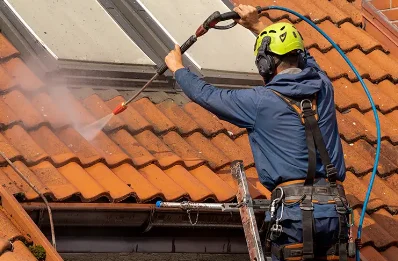 Démoussage et hydrofuge de toiture à Braillans